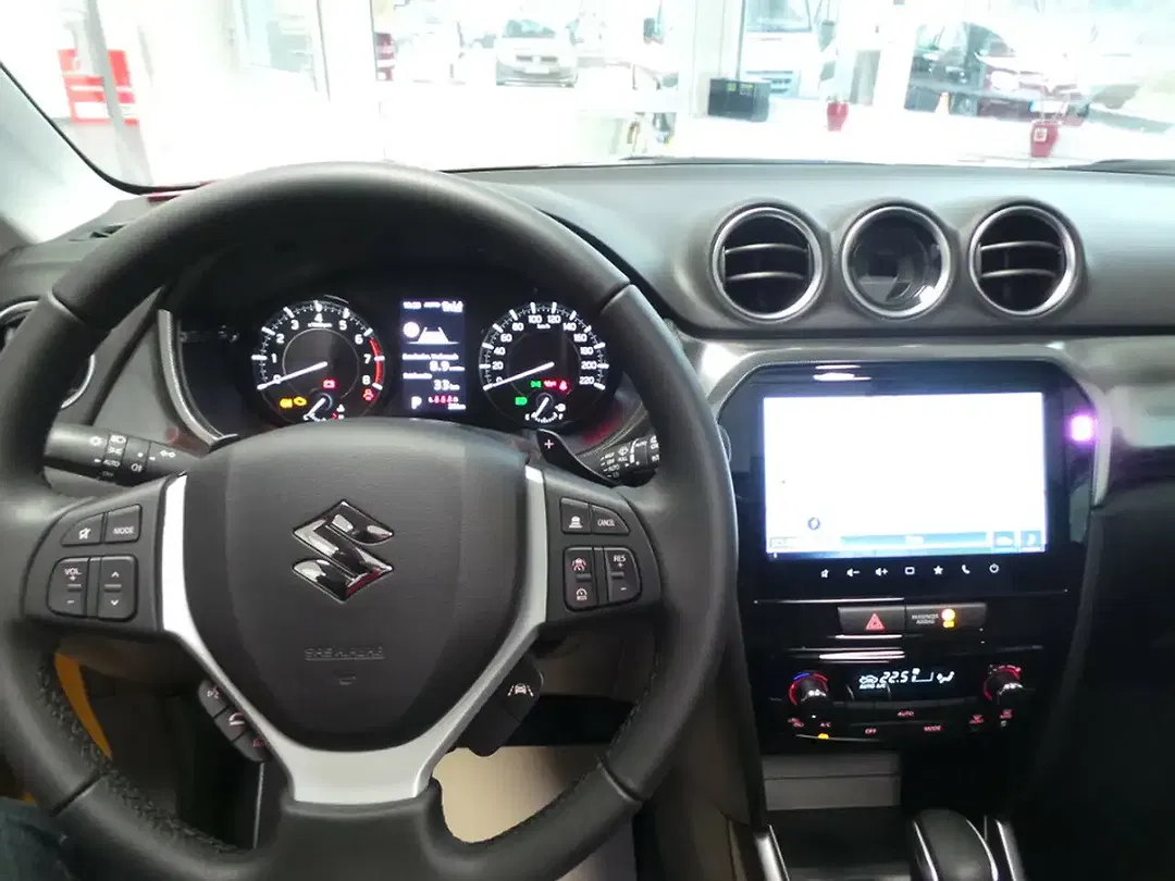 Suzuki Vitara - Thumbnail 11