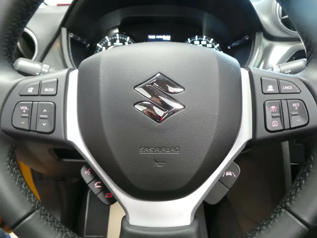 Suzuki Vitara - Thumbnail 12