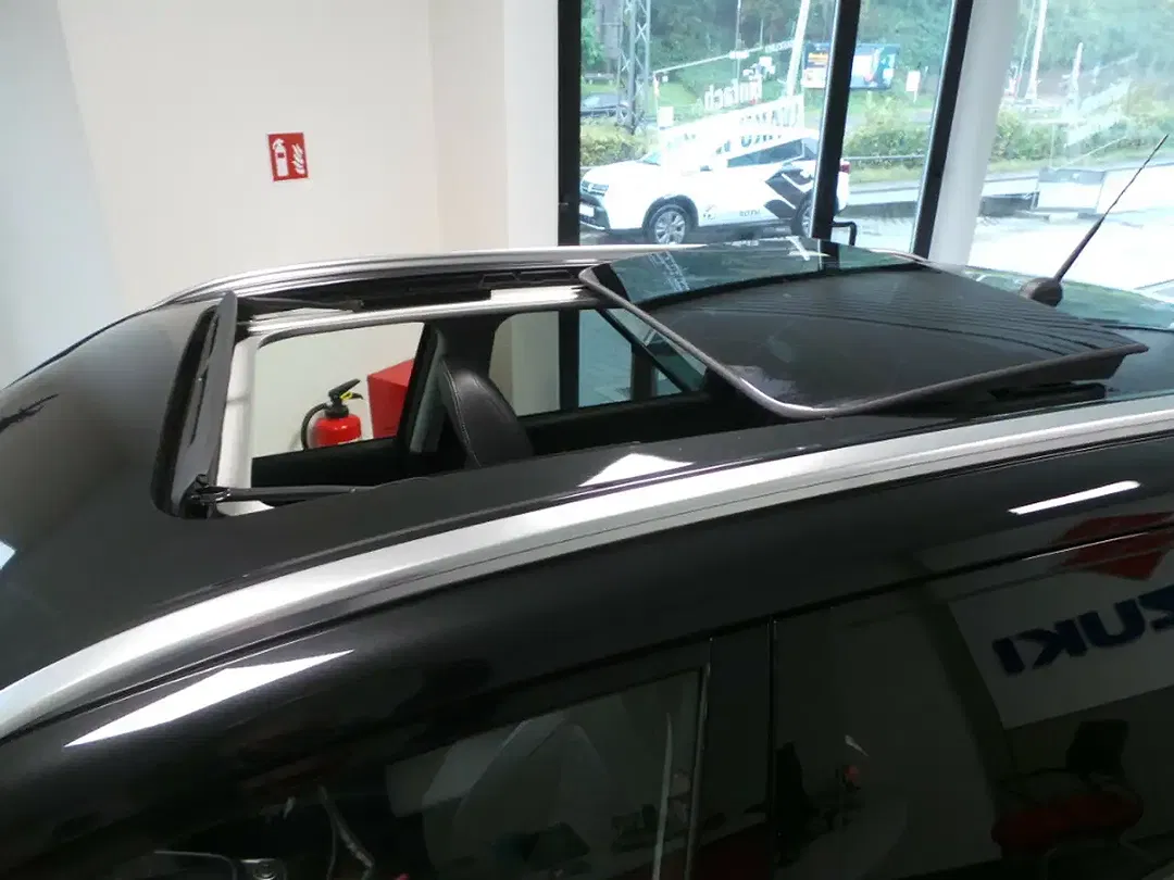 Suzuki Vitara - Thumbnail 2