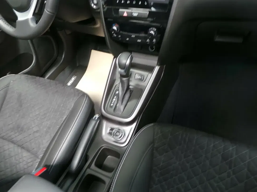 Suzuki Vitara - Thumbnail 6