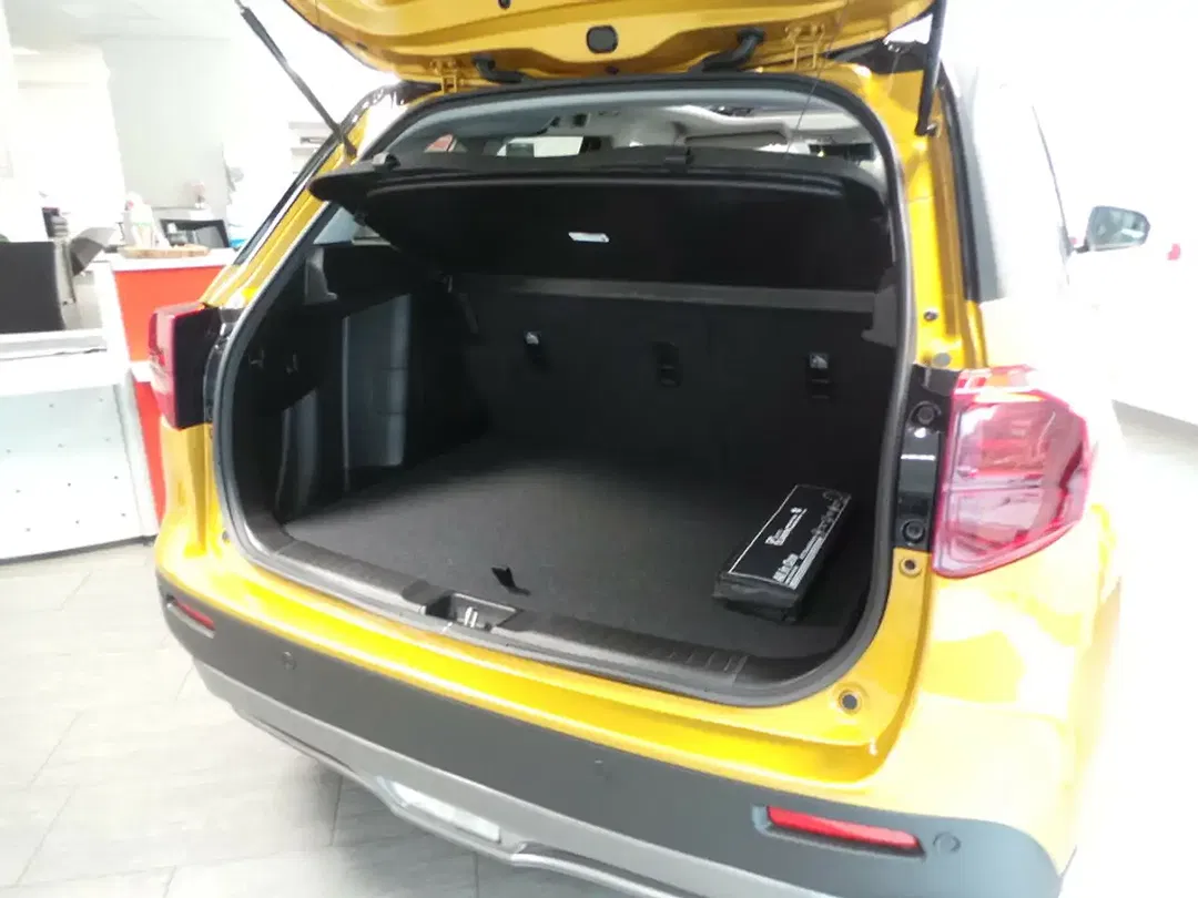 Suzuki Vitara - Thumbnail 7