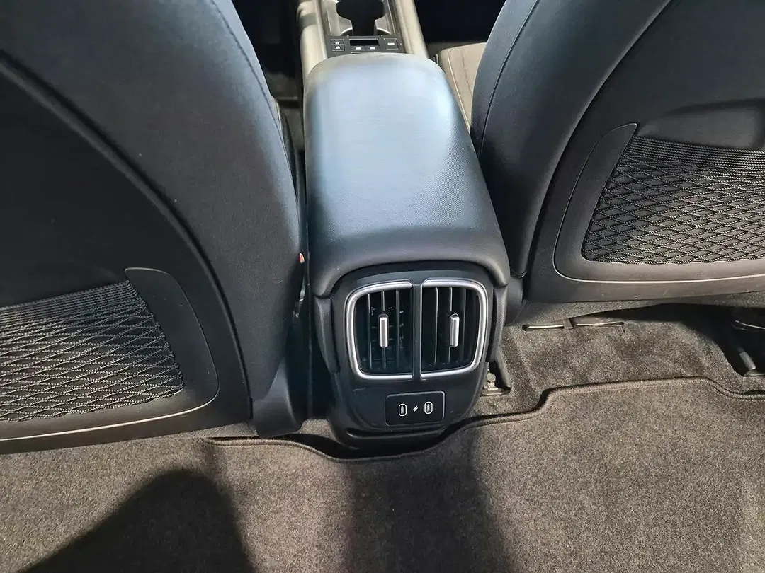 Hyundai IONIQ 6 - Thumbnail 13