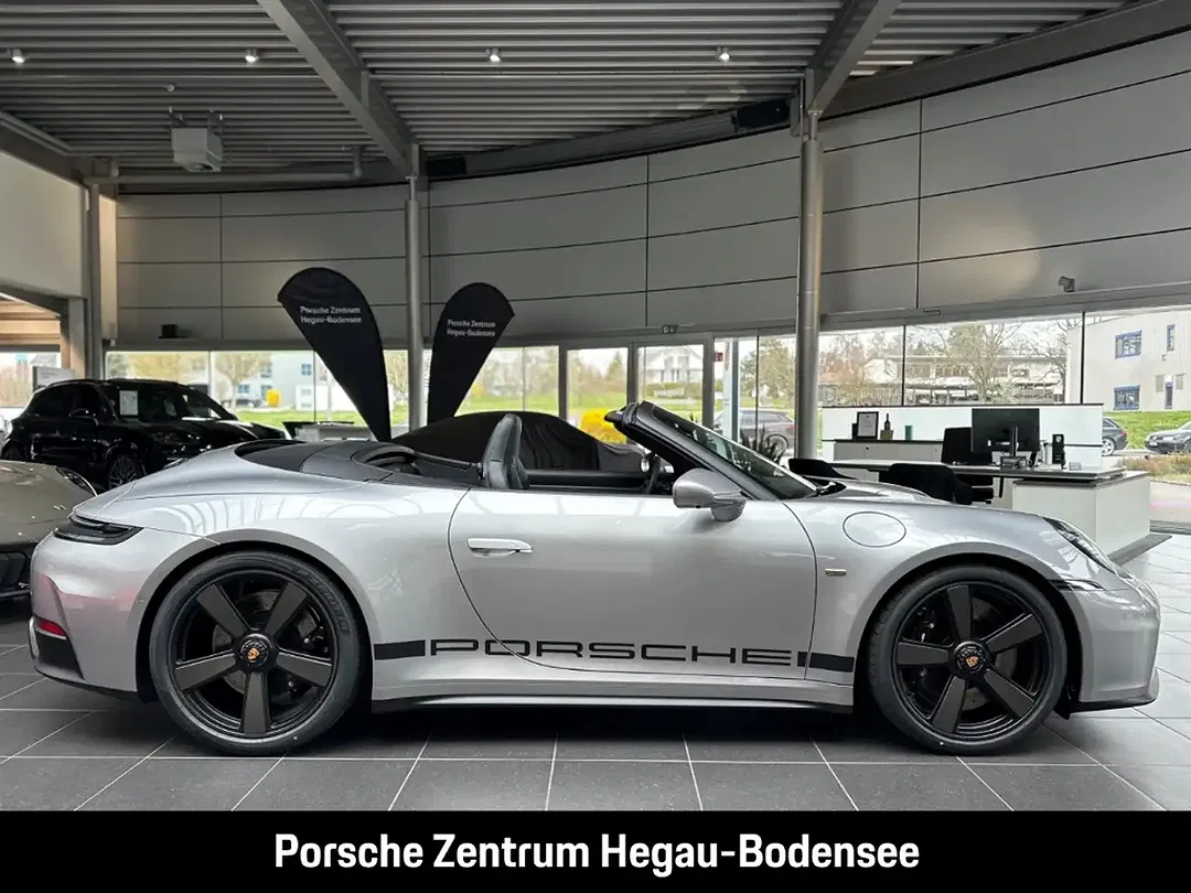 Porsche 992 - Thumbnail 11