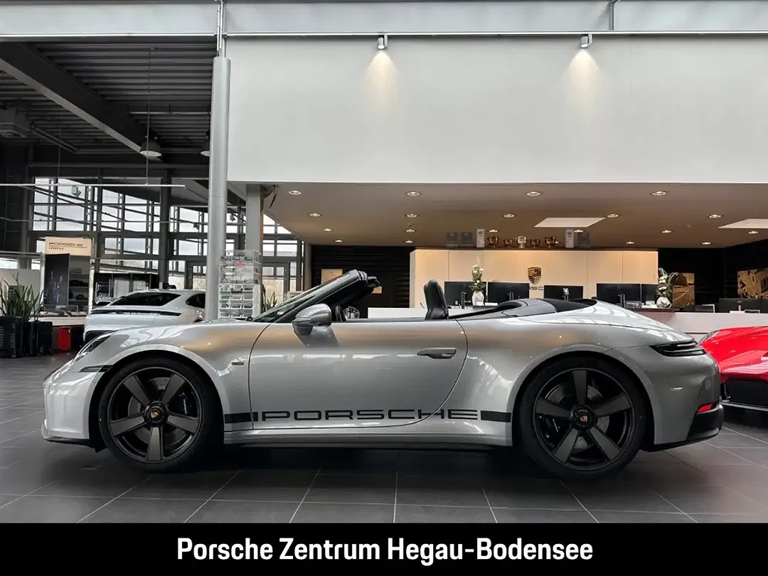 Porsche 992 - Thumbnail 2