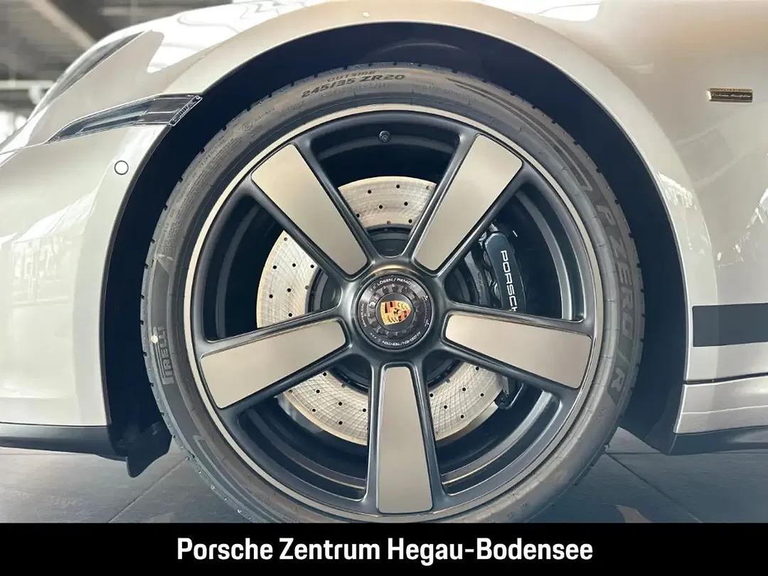 Porsche 992 - Thumbnail 6