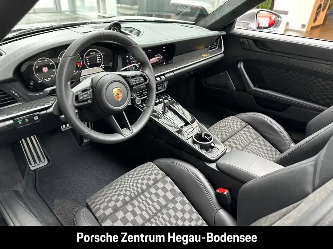 Porsche 992 - Thumbnail 7