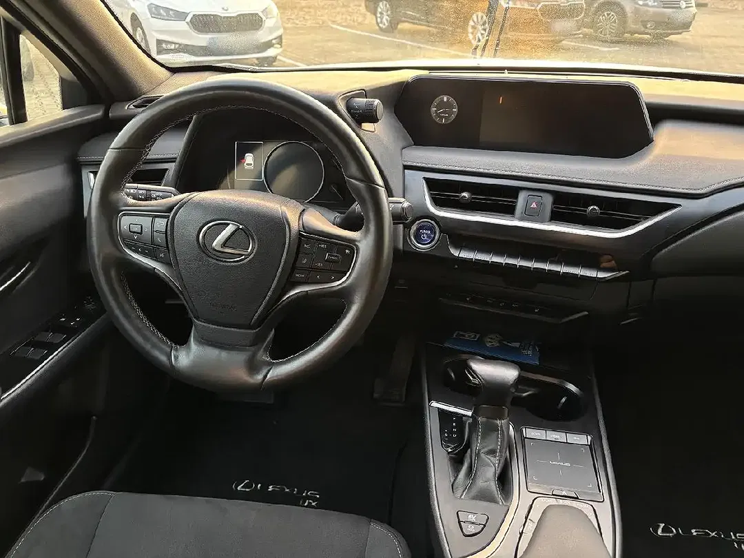 Lexus UX 250h - Thumbnail 6