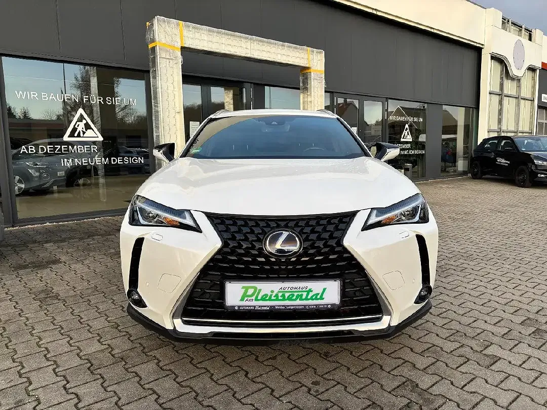 Lexus UX 250h - Thumbnail 2