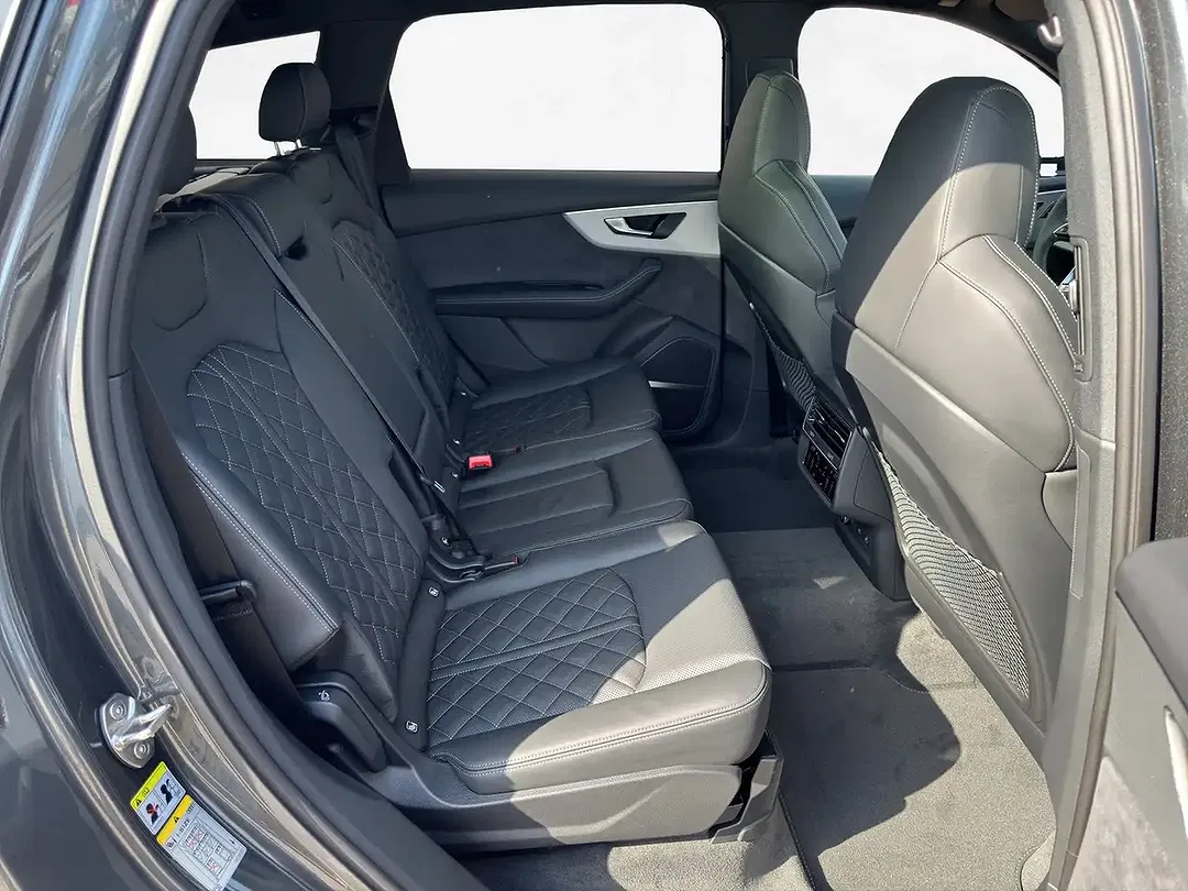 Audi Q7 - Thumbnail 9