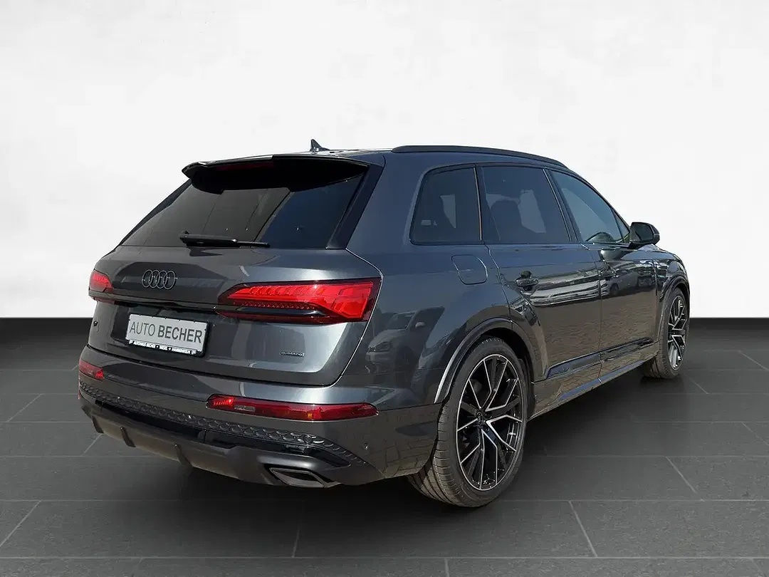 Audi Q7 - Thumbnail 3