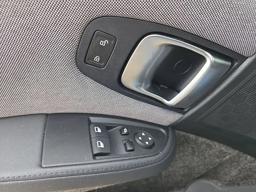 BMW i3 - Thumbnail 13