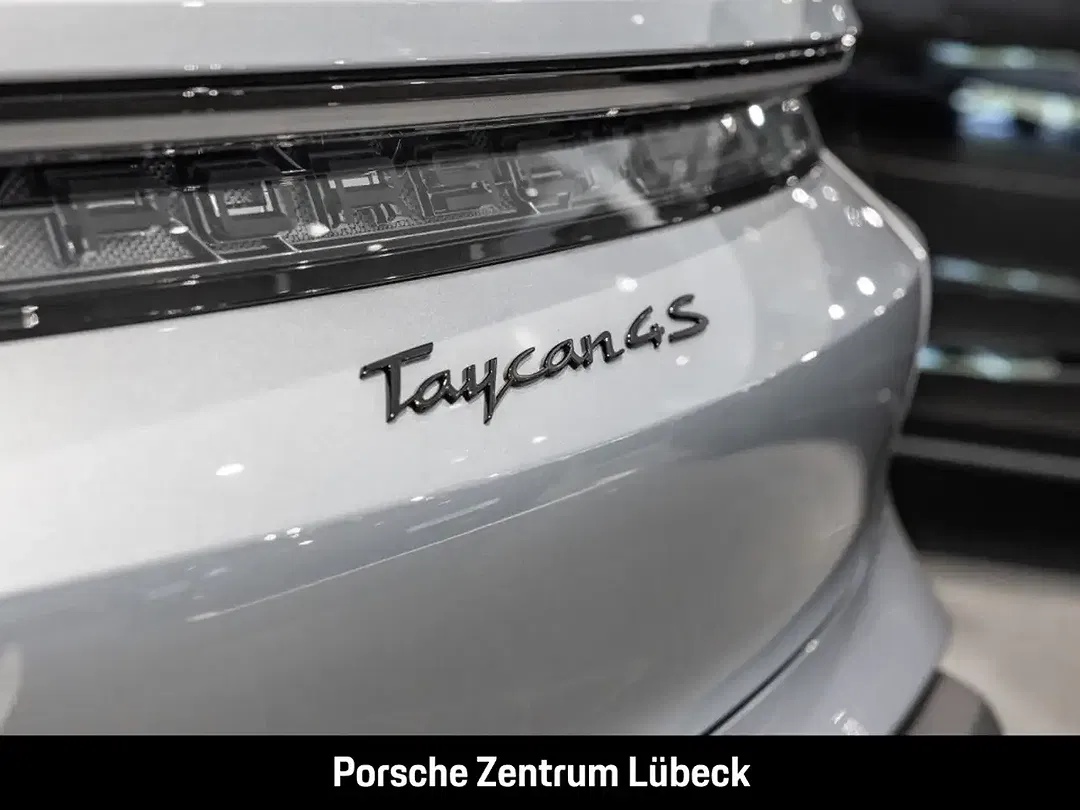 Porsche Taycan - Thumbnail 15