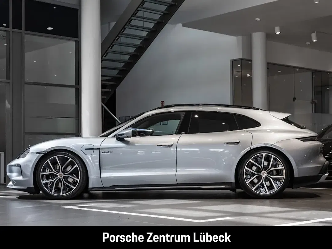 Porsche Taycan - Thumbnail 2