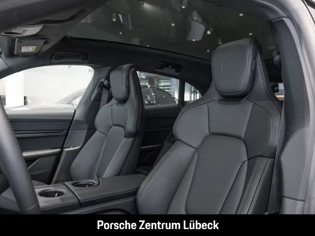 Porsche Taycan - Thumbnail 5