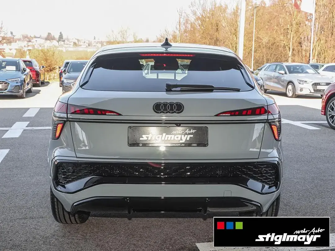 Audi Q3 - Thumbnail 12