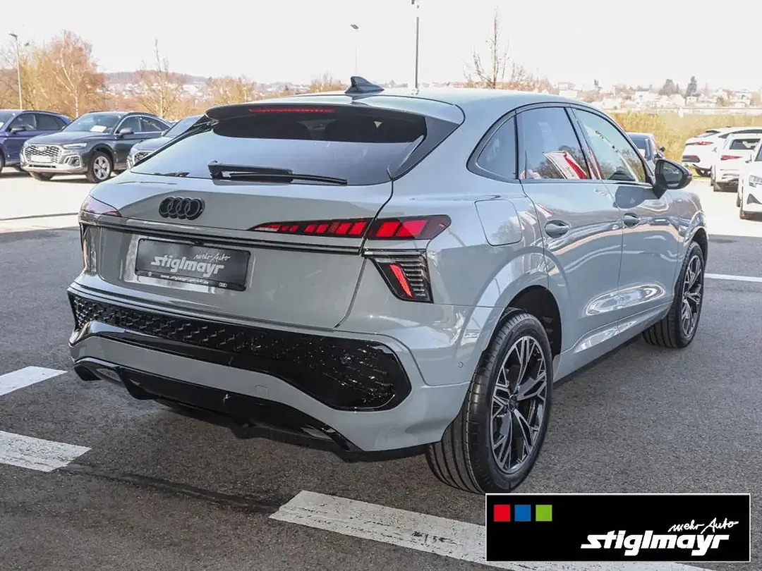 Audi Q3 - Thumbnail 2