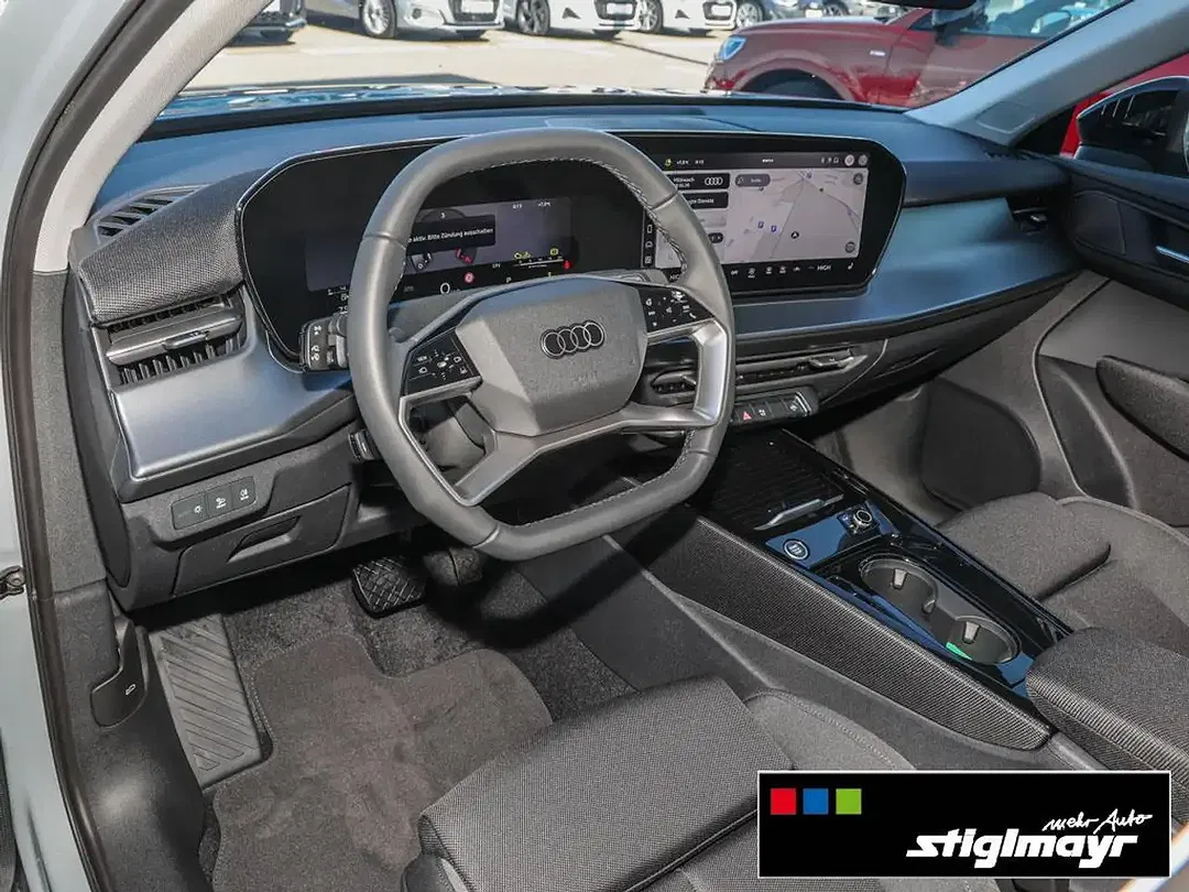 Audi Q3 - Thumbnail 6