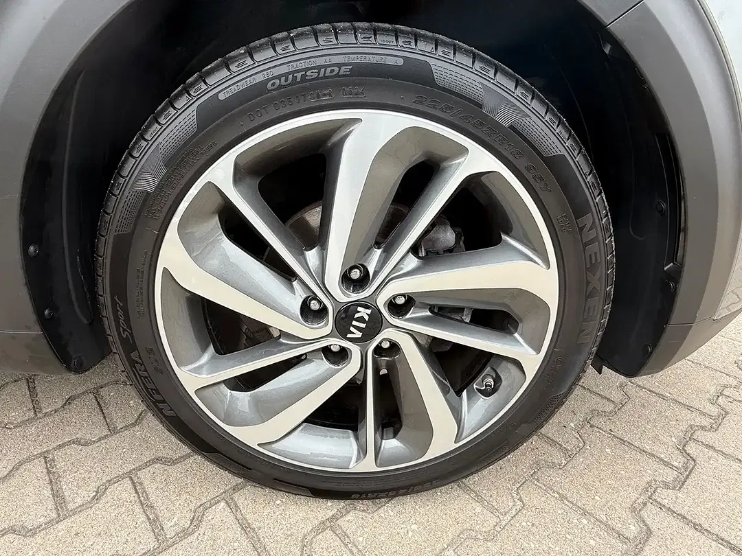 Kia Niro - Thumbnail 19