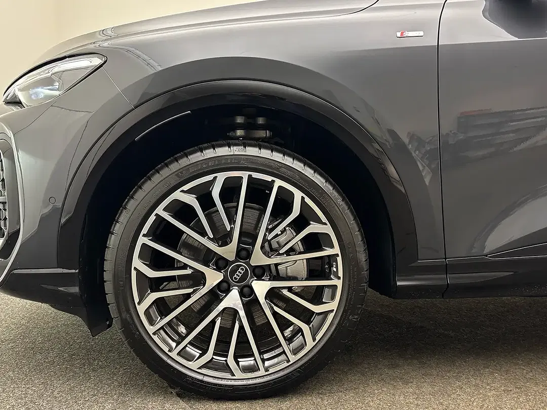 Audi Q5 - Thumbnail 6