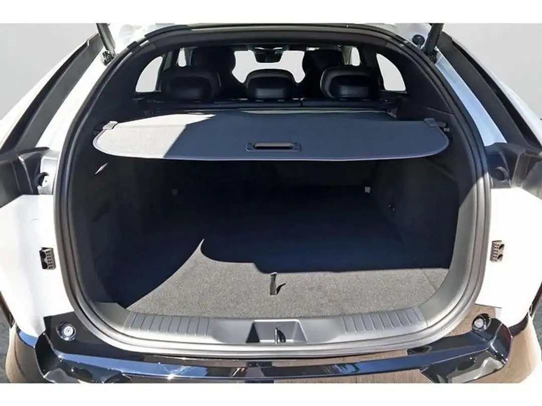 Mazda CX-6e - Thumbnail 11