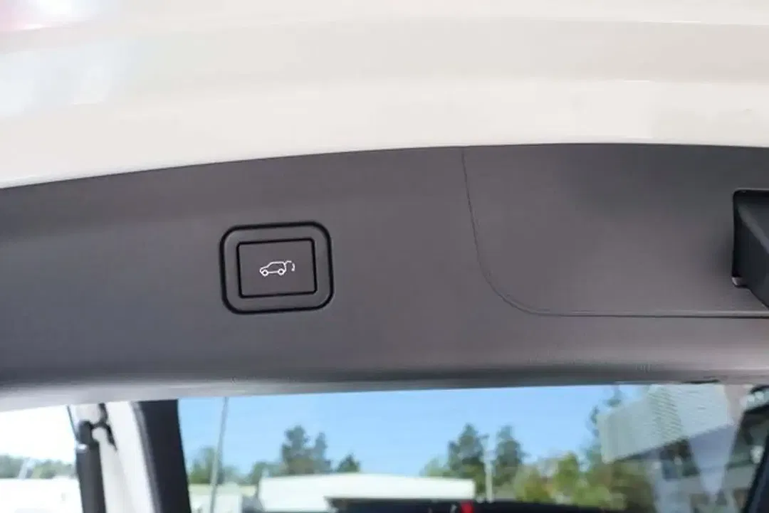 Mazda CX-6e - Thumbnail 12