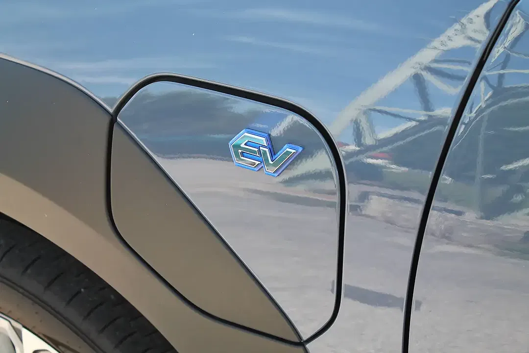 Subaru Solterra - Thumbnail 14
