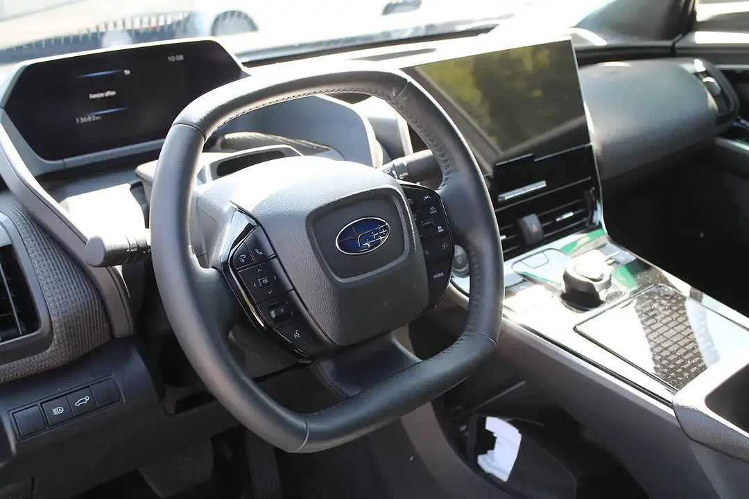 Subaru Solterra - Thumbnail 4