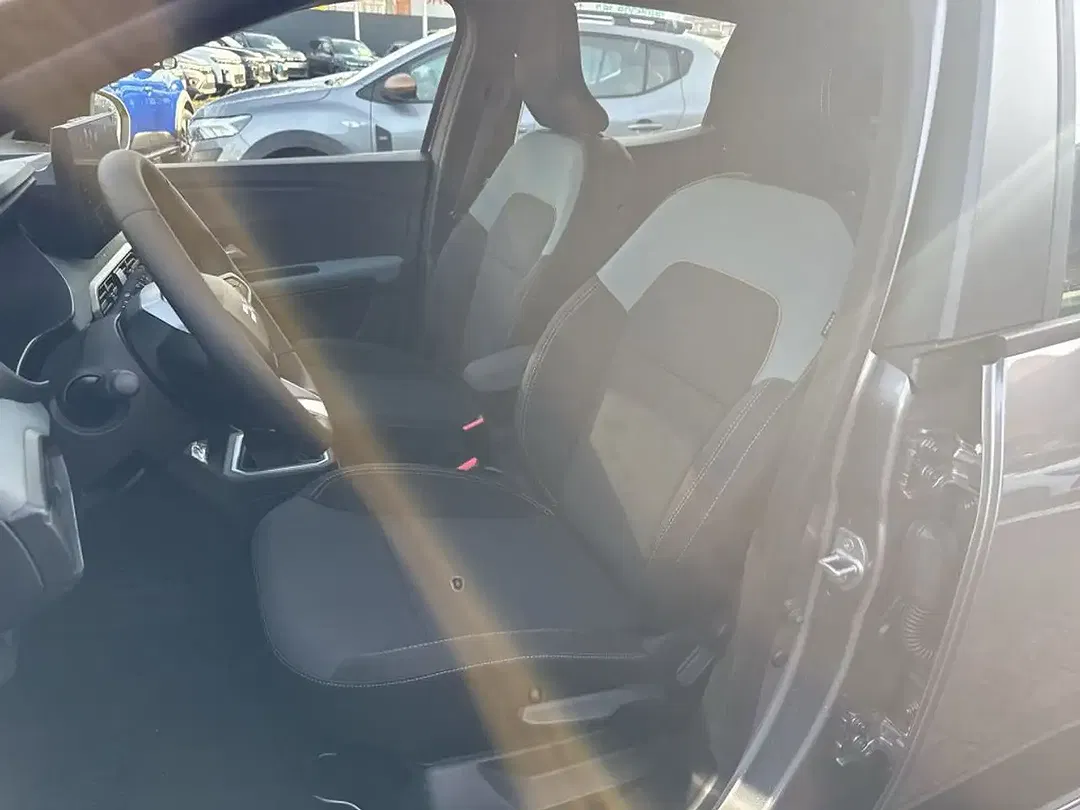 Dacia Sandero - Thumbnail 11