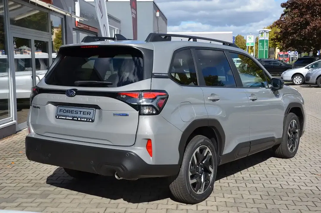 Subaru Forester - Thumbnail 2
