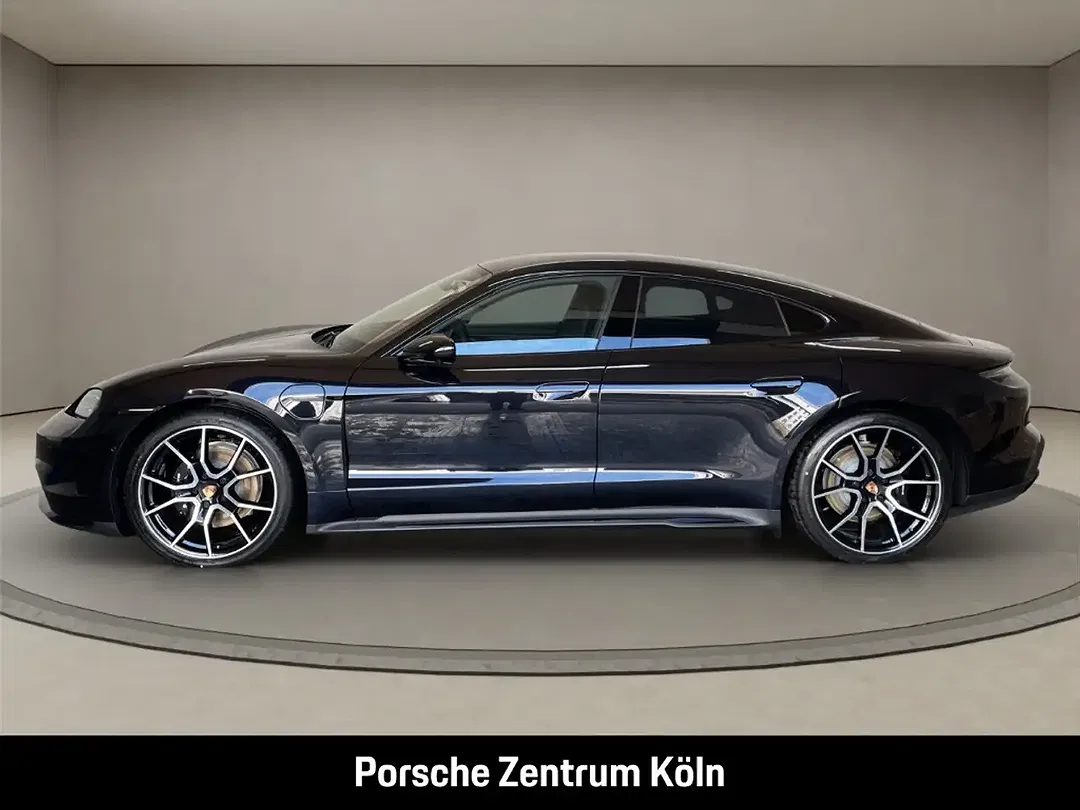 Porsche Taycan - Thumbnail 2