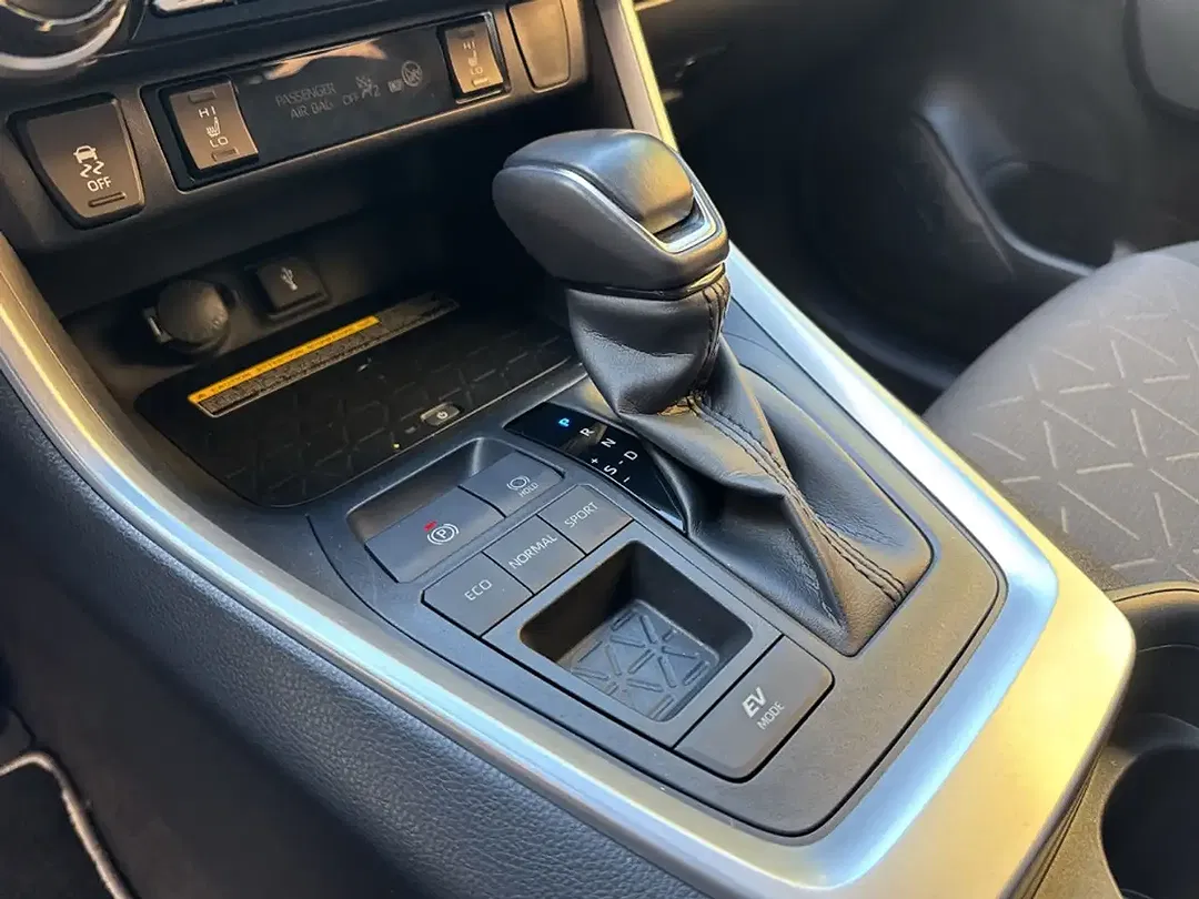 Toyota RAV 4 - Thumbnail 14