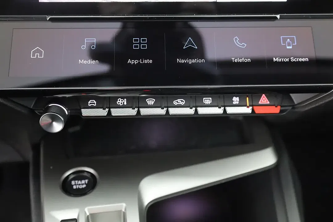 Peugeot 308 - Thumbnail 11