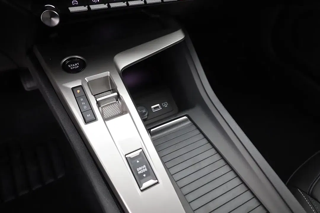 Peugeot 308 - Thumbnail 12