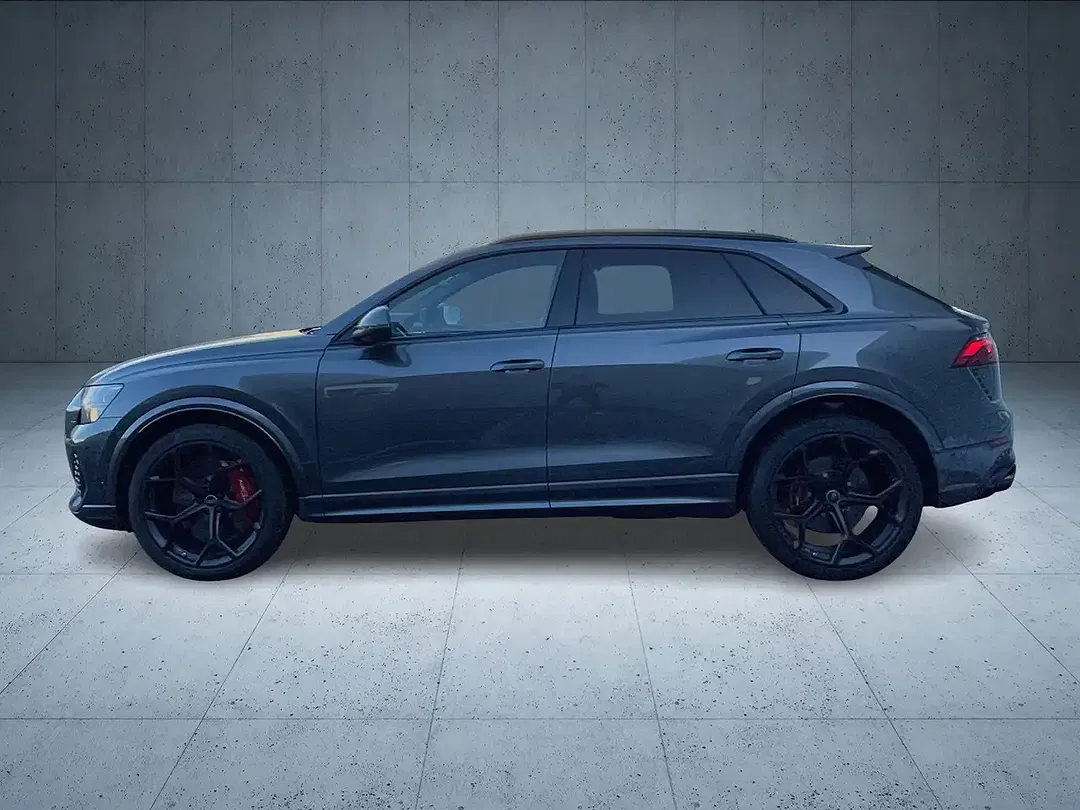 Audi RS Q8 - Thumbnail 3