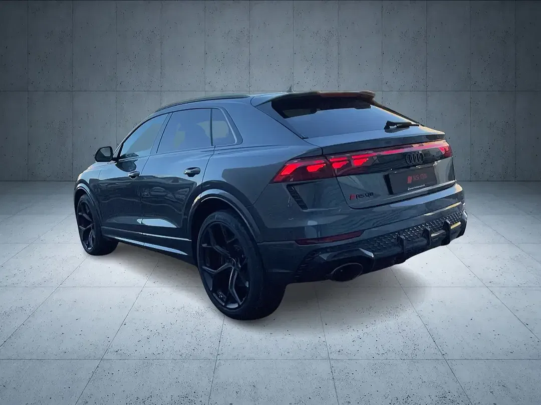 Audi RS Q8 - Thumbnail 4