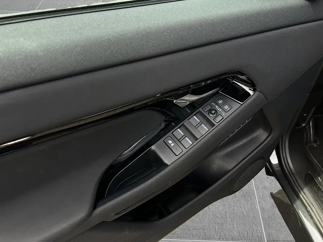Land Rover Range Rover Evoque - Thumbnail 9
