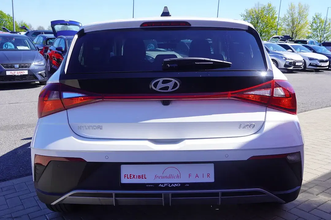 Hyundai i20 - Thumbnail 3