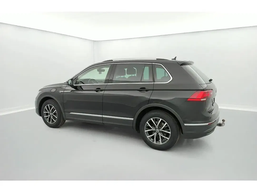 Volkswagen Tiguan - Thumbnail 9