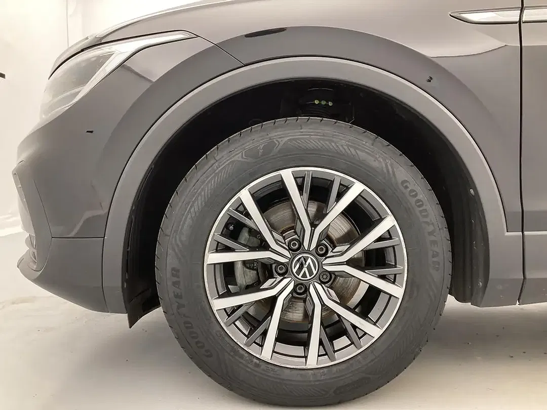 Volkswagen Tiguan - Thumbnail 33