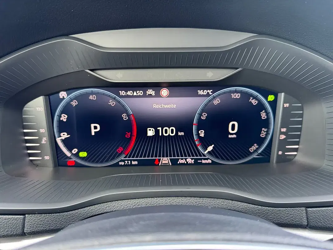 Skoda Karoq - Thumbnail 12