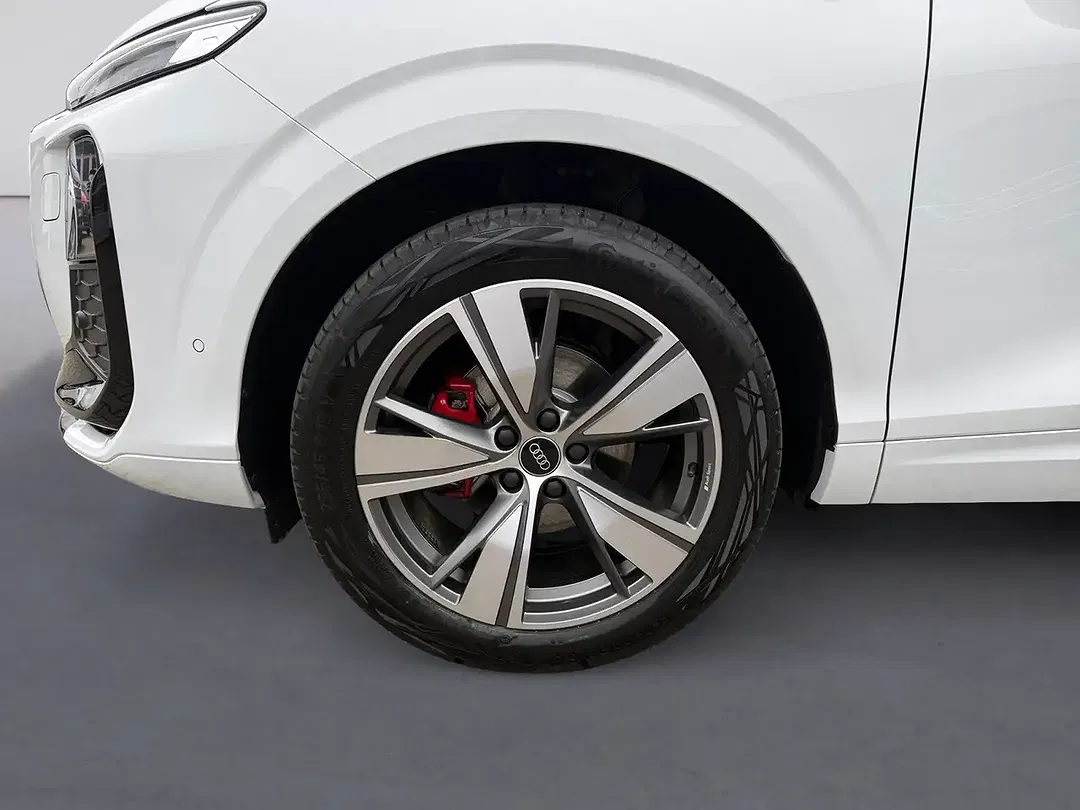 Audi Q3 - Thumbnail 14