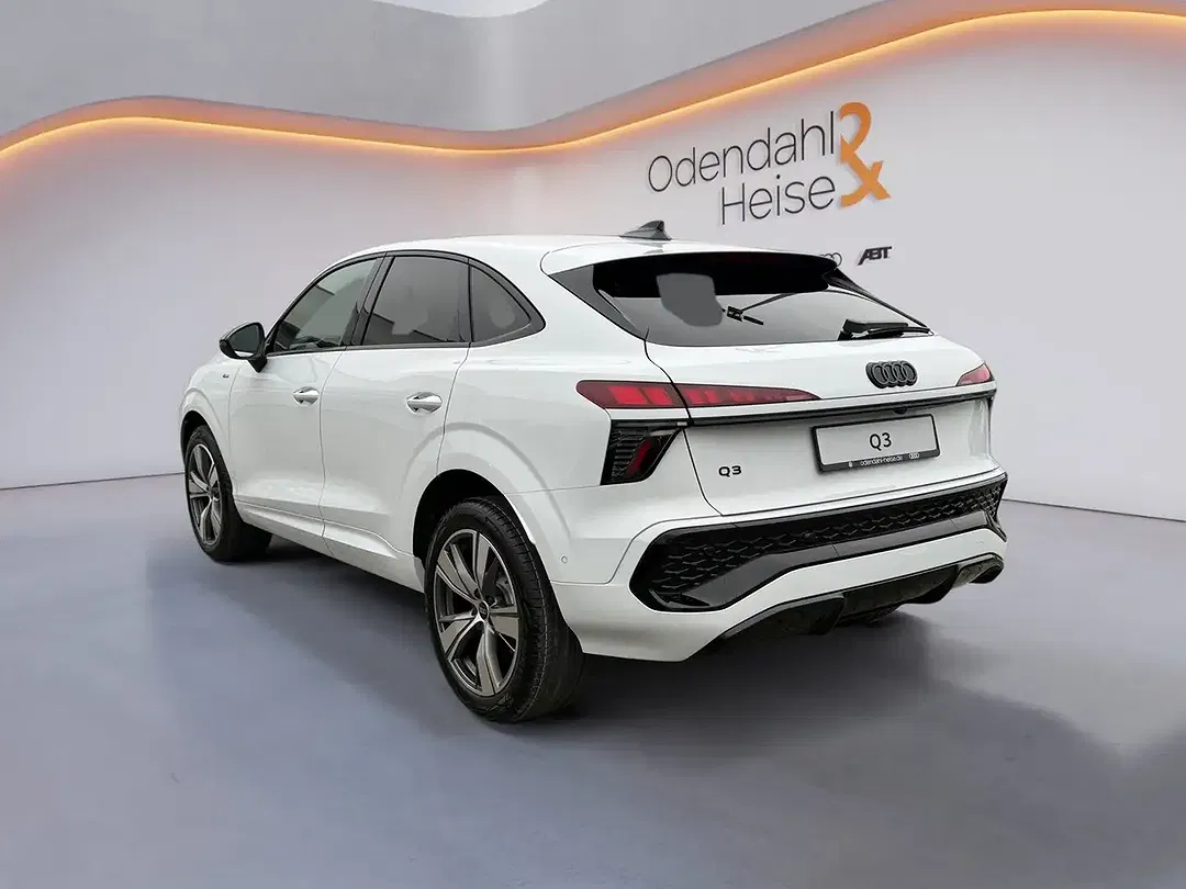 Audi Q3 - Thumbnail 3