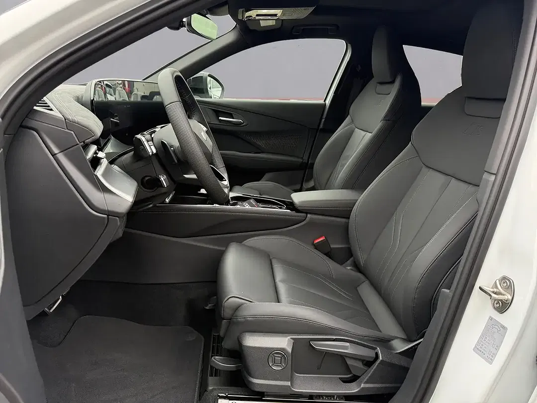 Audi Q3 - Thumbnail 9