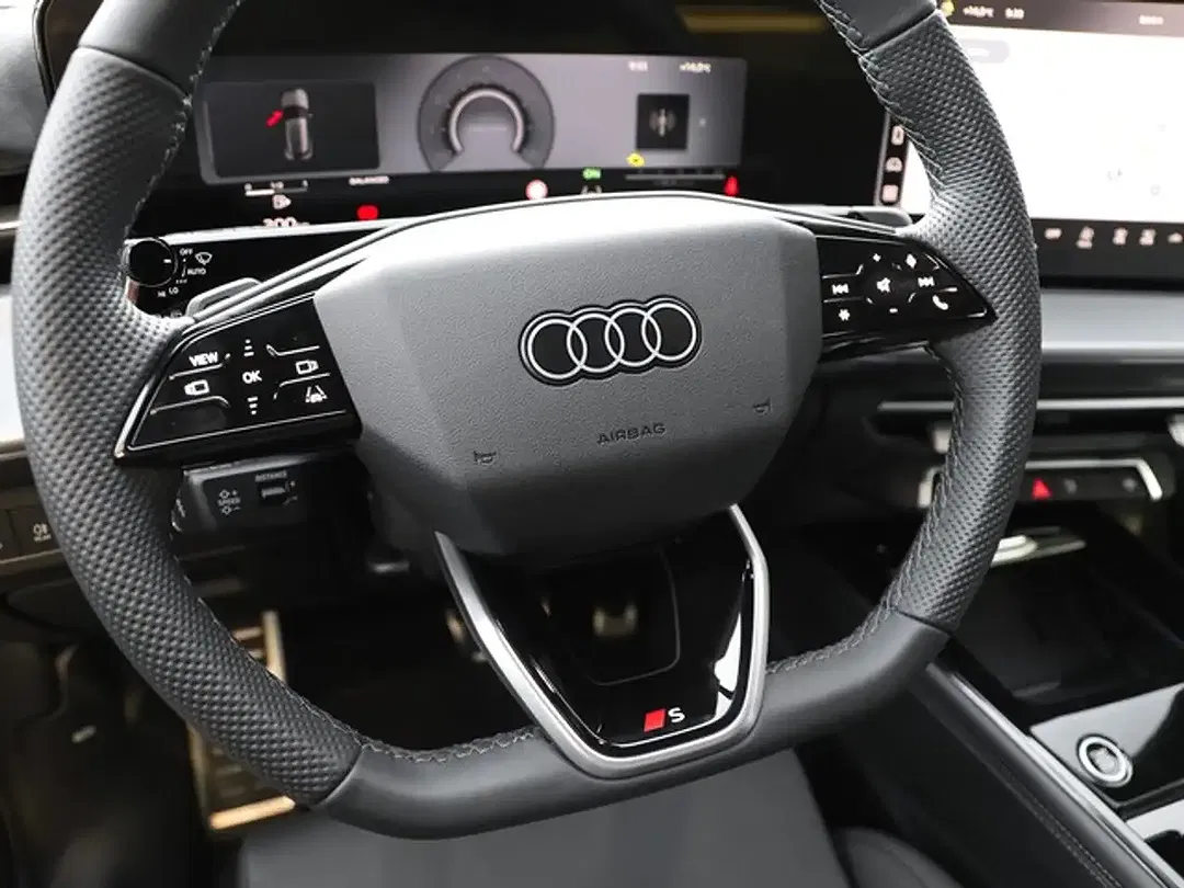 Audi Q3 - Thumbnail 10