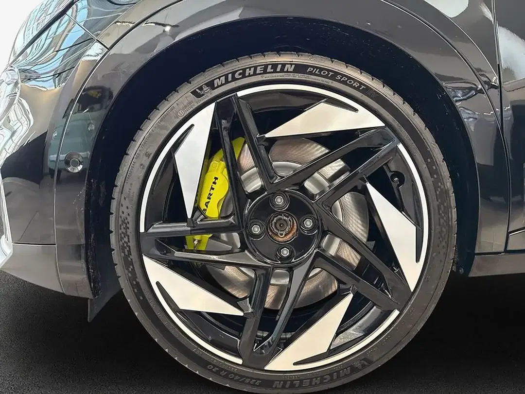 Abarth 600e - Thumbnail 8