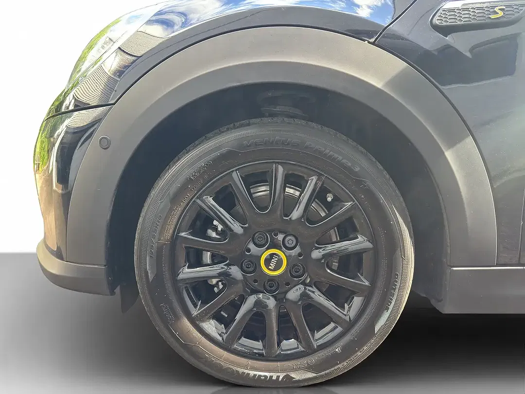 MINI Cooper SE - Thumbnail 3
