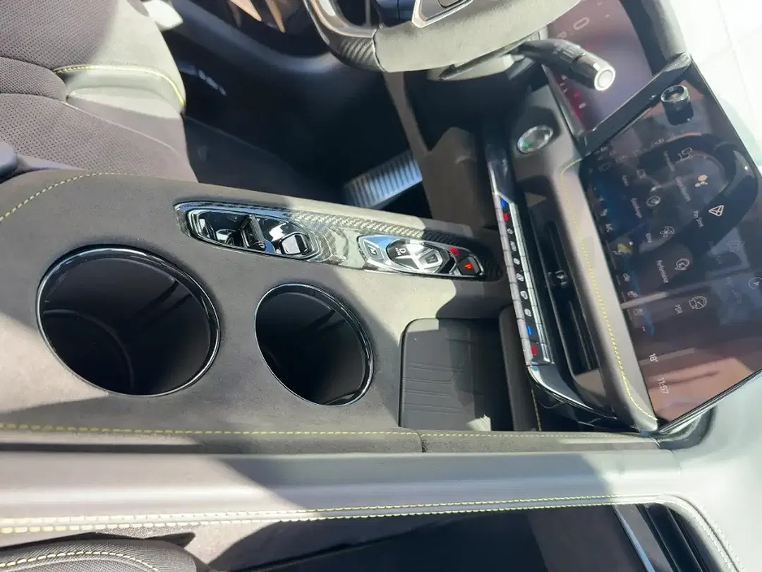 Corvette C8 - Thumbnail 10