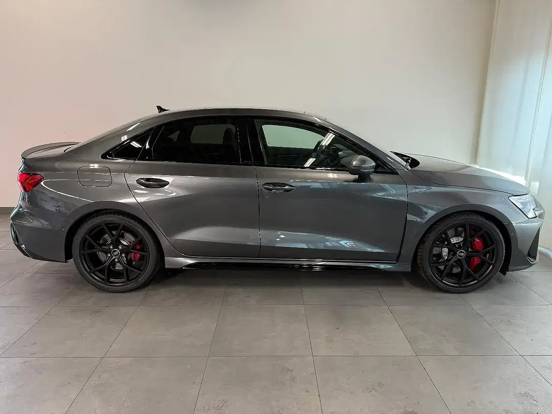 Audi RS3 - Thumbnail 4