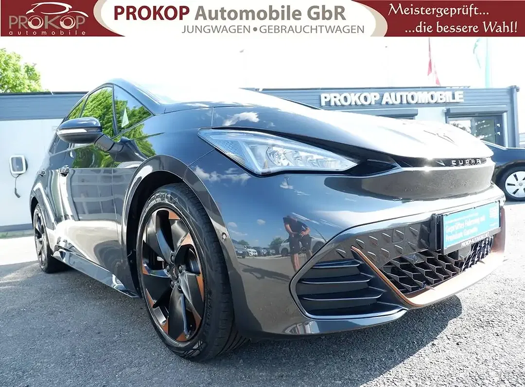 CUPRA Born - Thumbnail 2