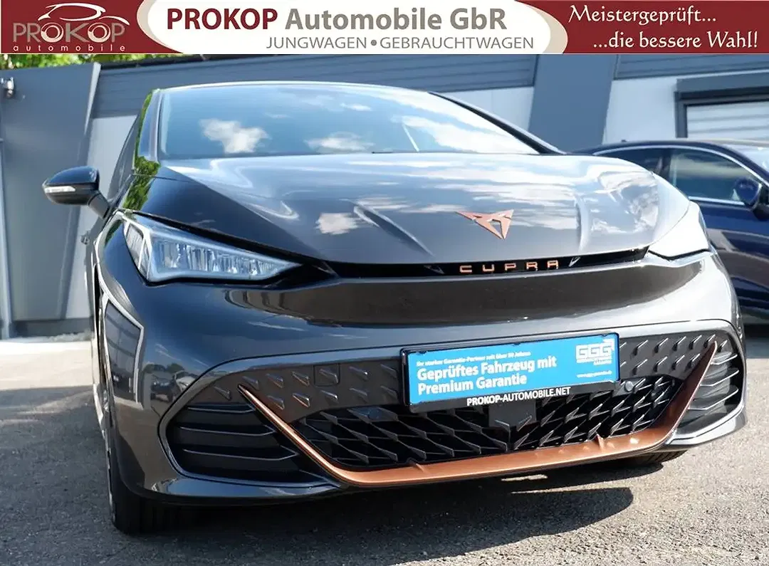 CUPRA Born - Thumbnail 3